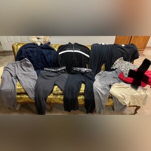 Hollister Womens Mixed Clothing Lot (10 Items) Size Large